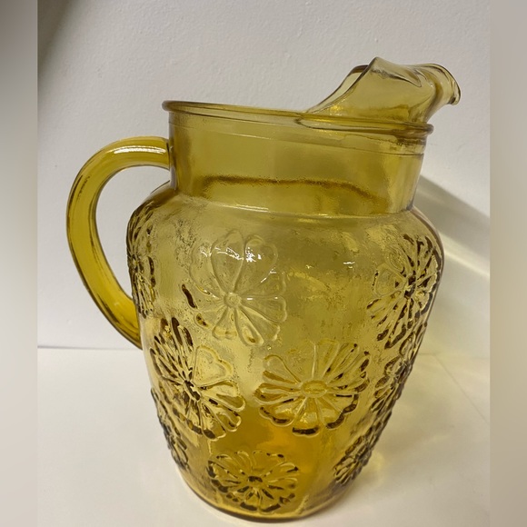 Vintage Anchor Hocking yellow glass daisy pitcher - Picture 11 of 11